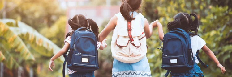 Centennial CO Chiropractor Discusses Proper Child Backpacks