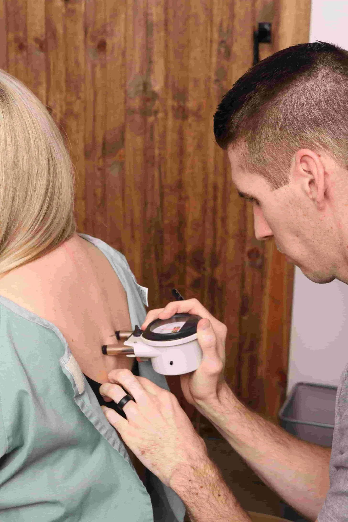 chiropractor-for-back-pain-1