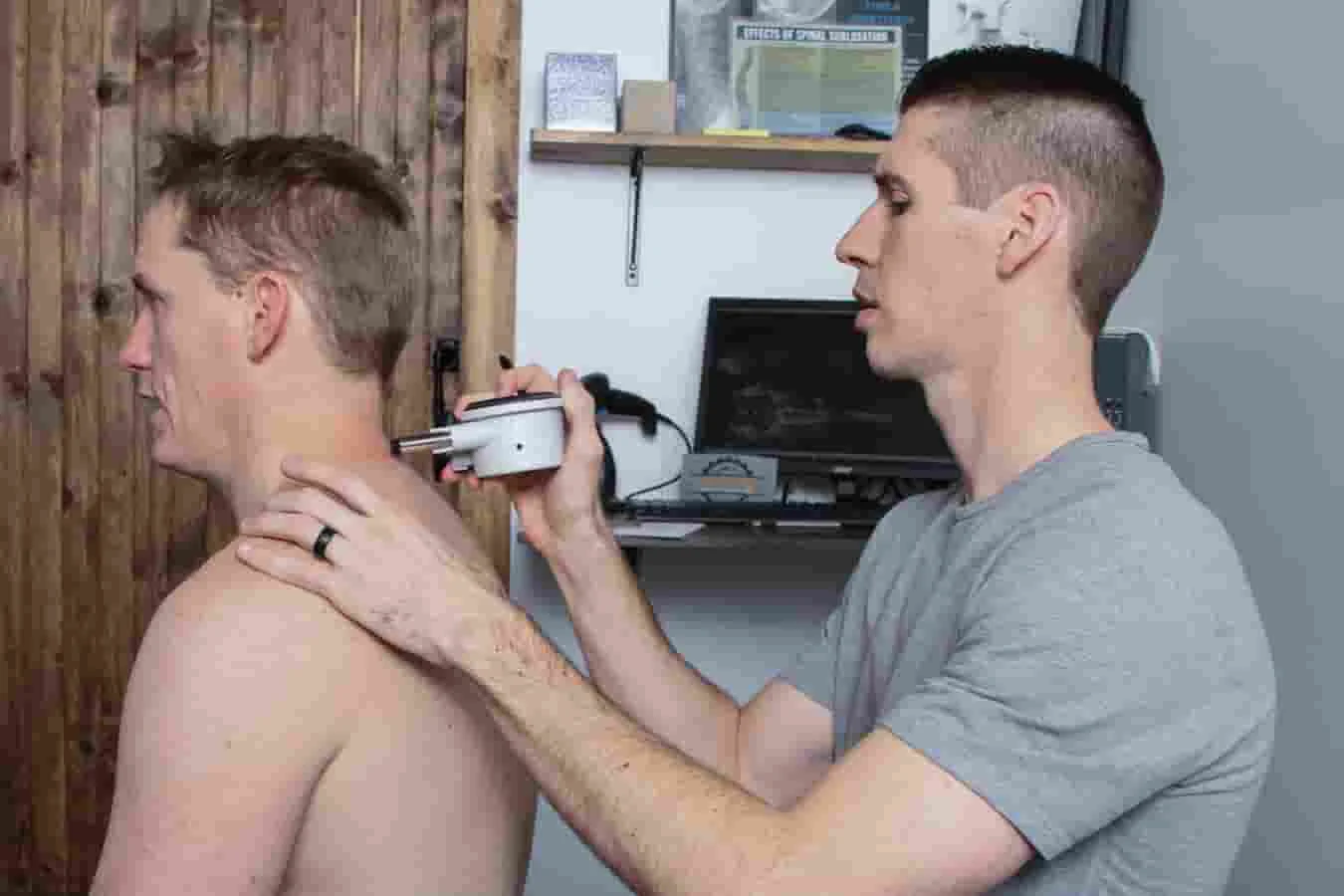 gonstead-chiropractor-visit